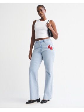 Curve Love High Rise 90s Relaxed Rose Embroidered Jean